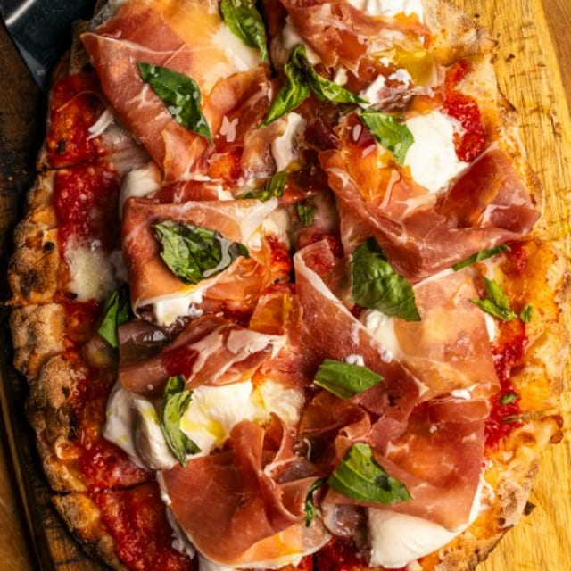 Prosciutto E Burrata Pizza (1 Ft. Pala).