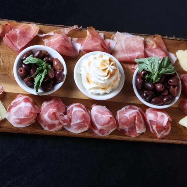 Salumi E Formaggi.
