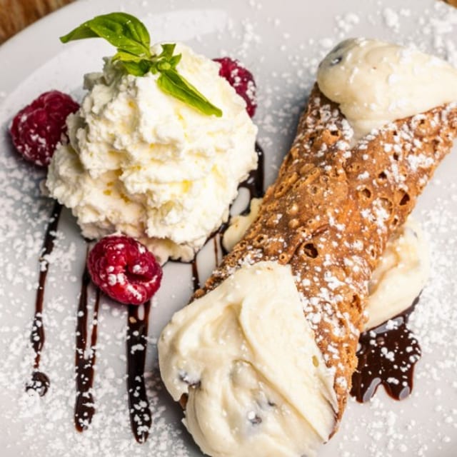Cannoli.